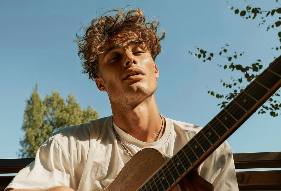 Ben_Gaya_Guitar.jpg Ben_Gaya_Guitar.jpg